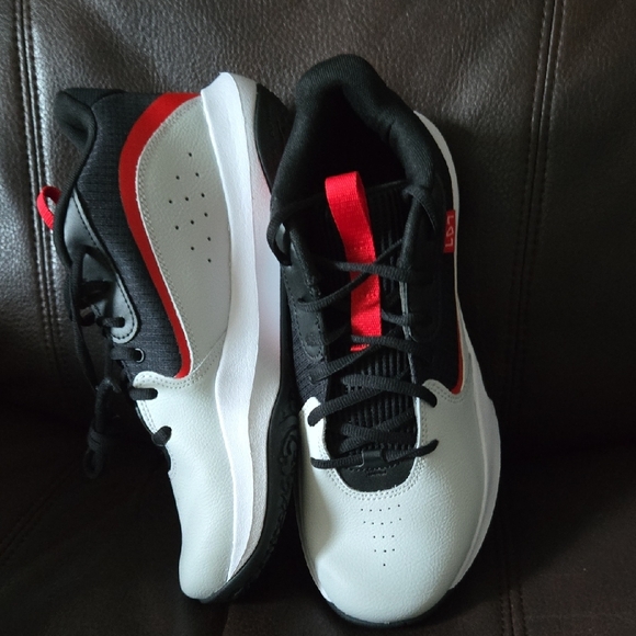 Under Armour White and Black Sneakers with Red Accents - Picture 7 of 7